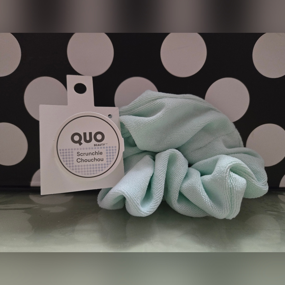 10/$25✨️Quo Scrunchie✨️